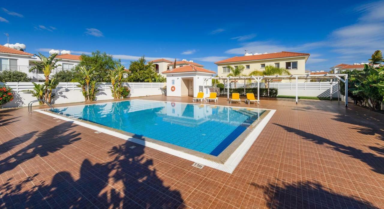 Mythical Sands Apartments Protaras Bagian luar foto